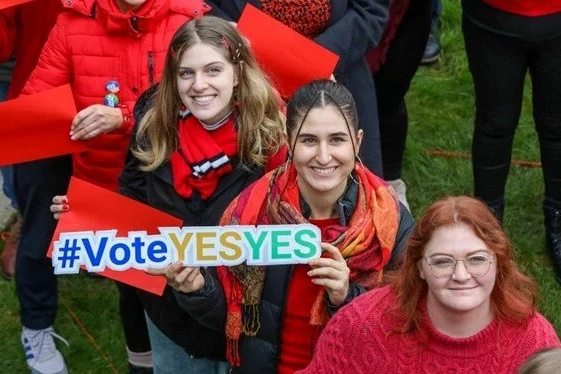 İrlanda'da halk oylaması: Kadının rolü değişiyor
