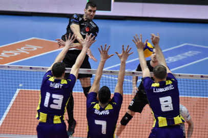 Bursa Büyükşehir, Fenerbahçe'ye direnemedi