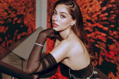 Cemre Baysel davet tarzıyla gündem oldu