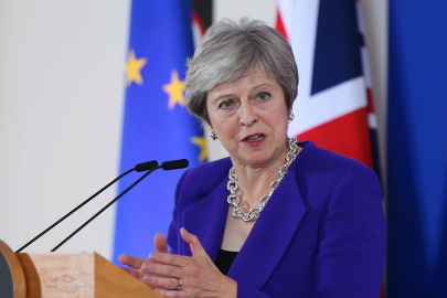 Theresa  May seçimlere katılmayacağını duyurdu