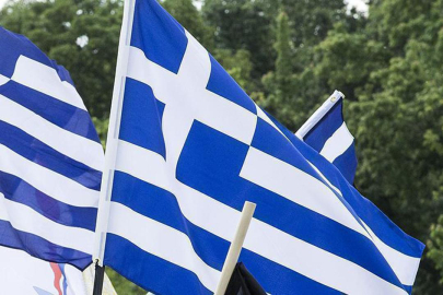 Yunanistan kadınların gönüllü askere alınmasını değerlendiriyor