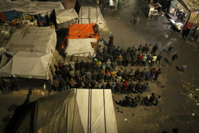 Gazze'de ilk teravih namazı kılındı