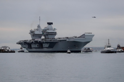 İngiliz Kraliyet Donanması'na ait uçak gemisinde yangın çıktı