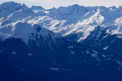İsviçre Alpleri'nde beş kayakçı ölü bulundu