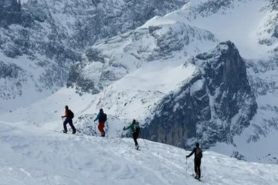 İsviçre'de kaybolan 6 kayakçıdan acı haber