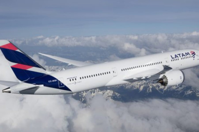 Seyir halindeki uçakta arıza: 50 yaralı