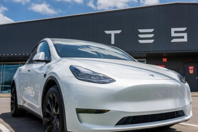 Tesla satışları dibe vurdu!