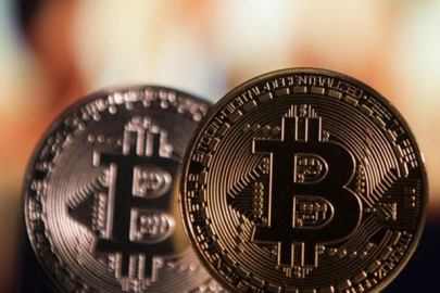 Bitcoin'den rekor: 73 bin doları geçti
