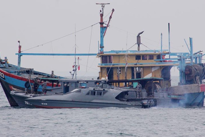 Endonezya'da balıkçı teknesi alabora oldu: 2 kişi öldü, 24 kişi kayıp