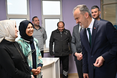 Bursa Büyükşehir Belediye Başkanı Aktaş'tan doktorlara bayram ziyareti