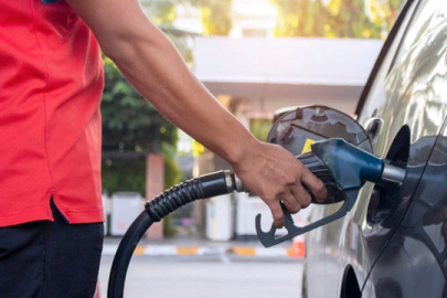 Geliyor! Benzin ve motorine kallavi zam yolda: Bu geceden itibaren...
