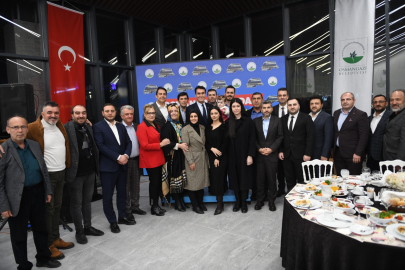 Osmangazi Belediye Başkanı Dündar, meclis üyeleriyle iftarda buluştu