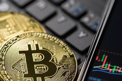 Bitcoin'de rekor sonrası düşüş sürüyor