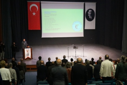 Bursa'da meslekte 30, 40 ve 50’inci yıllarını dolduran hekimlere plaket verildi!