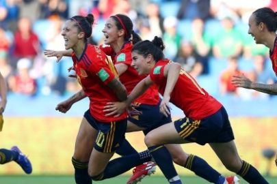 İspanya, FIFA'da zirvedeki yerini korudu