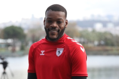 Ntcham taklalara devam etmek istiyor