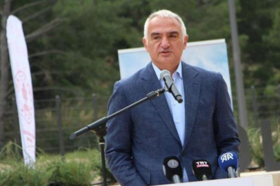 Bakan Ersoy açıkladı: "2024 yılı hedefimiz ise 60 milyon turist ve 60 milyar dolar turizm geliri"