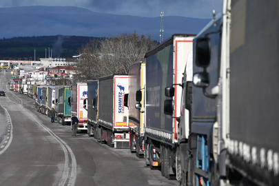 Bulgaristan'a açılan Hamzabeyli'de tır kuyruğu