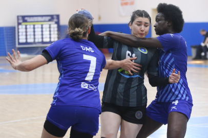 Bursa Büyükşehir Belediyespor İzmir Büyükşehir Belediyespor'u mağlup etti