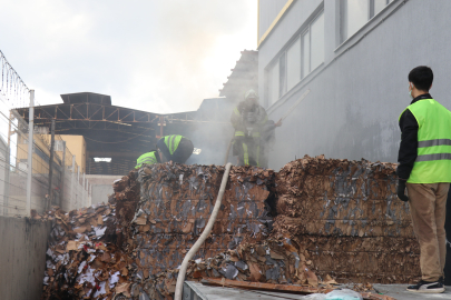 Denizli'de matbaa fabrikasında yangın