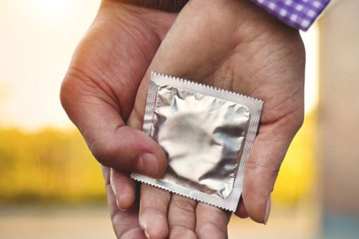 İspanya gençlere ücretsiz prezervatif dağıtacak