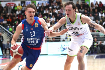 Merkezefendi lider Anadolu Efes'le oynayacak