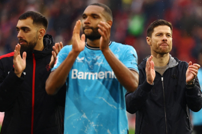 Bayer Leverkusen adım adım şampiyonluğa koşuyor