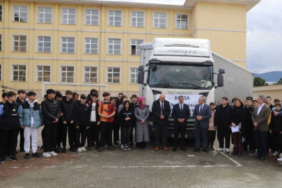 Bursa halk eğitim merkezlerinin Gazze'ye gönderdiği yardım tırı yola çıktı