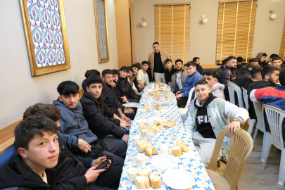 CHP Bursa Gürsu Belediye Başkan Adayı Öztürk, gençlerle sahurda buluştu