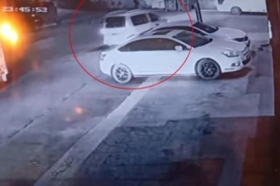 İstanbul'da husumetlisinin aracına kurşun yağdırdı!