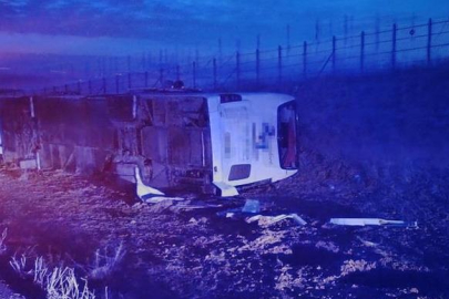 Kırşehir'de korkutan kaza! Yolcu otobüsü yan yattı: 15 yaralı