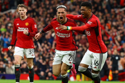 Manchester United, Liverpool'u yıktı