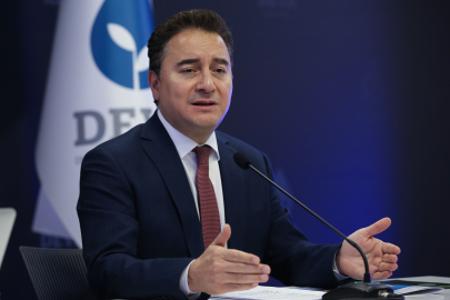 Ali Babacan:  Seçim süslemelerinin tamamı ya devlet ya belediye parası