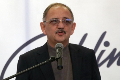 Bakan Özhaseki: Her ay 10-15 bin evi teslim edeceğiz