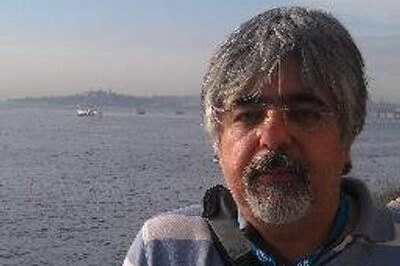 Balıkesir'de üniversite hocası yamaç paraşütü yaparken hayatını kaybetti