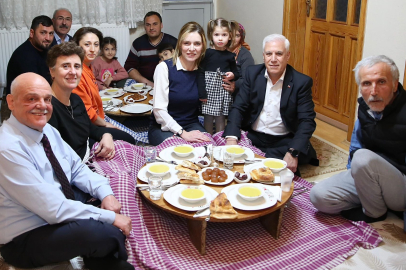 CHP Bursa Büyükşehir adayı Bozbey, Aydın ailesinin iftar sofrasına konuk oldu