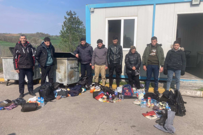 Edirne’de ticari araçtan 1’i kadın 8 kaçak göçmen çıktı