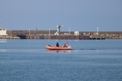 Zonguldak'ta batan geminin kayıp 7 mürettebatını arama çalışmaları sürüyor
