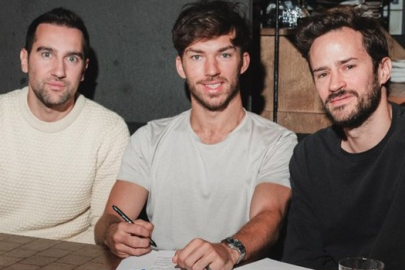 F1 pilotu Pierre Gasly, FC Versailles'a ortak oldu