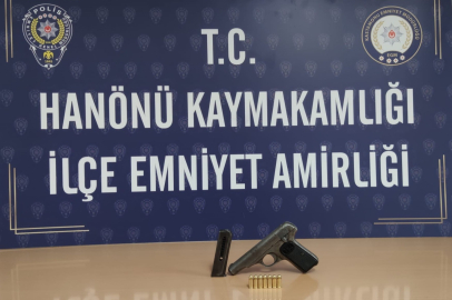 Kastamonu'da polis ruhsatsız tabanca ele geçirdi