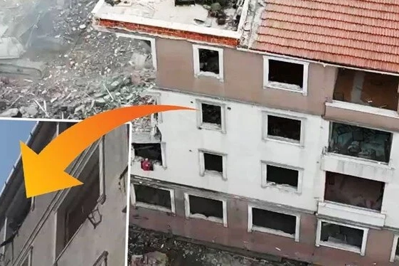 Avcılar’da yıkım sırasında korku dolu an