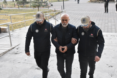 Sivas'ta eski vali Ahmet  Pek yakalandı