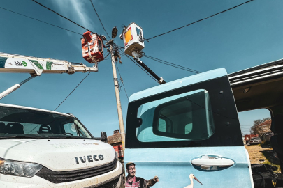 Bursa'da leylek yuvalarından çıkanlar şaşkına çevirdi! Terlik, oyuncak bebek, eldiven ve iç çamaşırı...