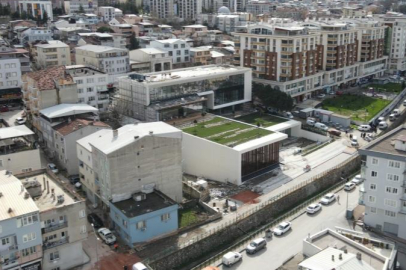 Bursa Yıldırım'da Doktor Sadık Ahmet Gençlik ve Spor Merkezi’nde sona doğru