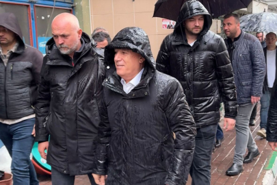 CHP Bursa Büyükşehir adayı Bozbey: "Yağmur çamur demeden yollardayız"