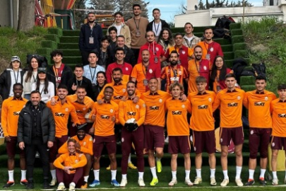 Galatasaraylı taraftarlar, futbolcularla buluştu