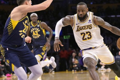 Lakers'tan Pacers potasına 150 sayı