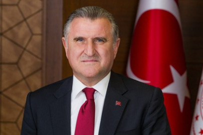 Bakan Bak'tan milli sporculara tebrik