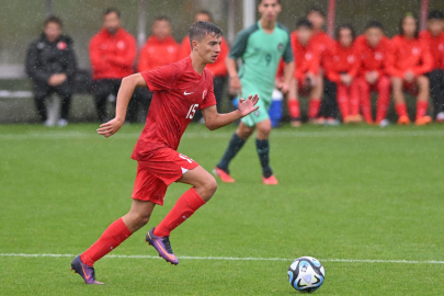 Bursaspor'un yeni yıldız adayı Enes Çalışkan A Takım'a ısınıyor!