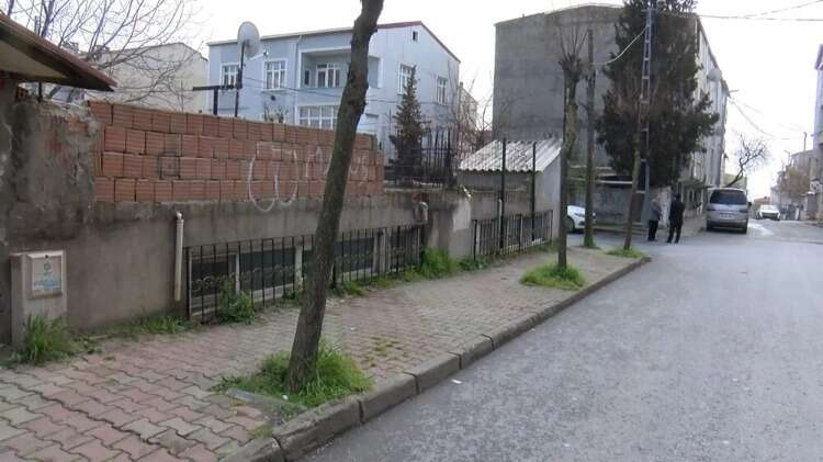 BIÇAKLADIKTAN SONRA ÖLMESİ İÇİN BAŞINDA BEKLEDİ